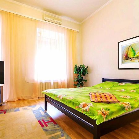 Large Apartment In The Center Dnipro Dış mekan fotoğraf