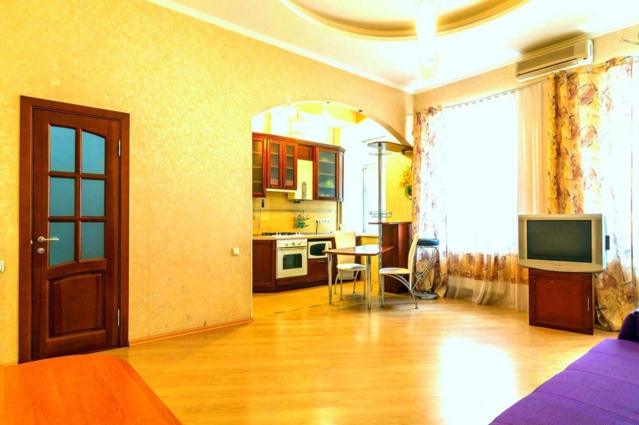 Large Apartment In The Center Dnipro Dış mekan fotoğraf