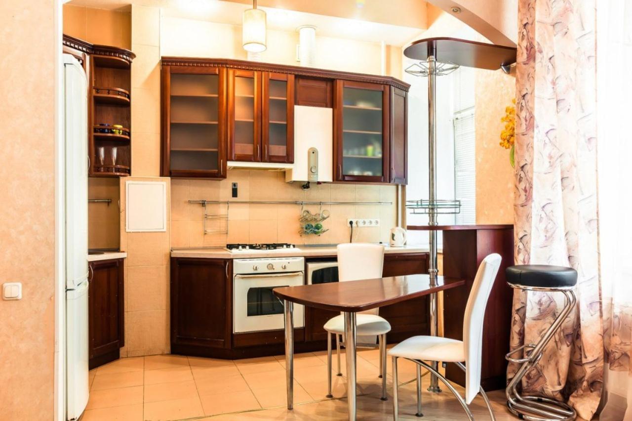 Large Apartment In The Center Dnipro Dış mekan fotoğraf